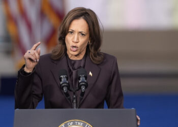 Harris: Trump’s Goal in Venezuela Is Oil, Not Democracy