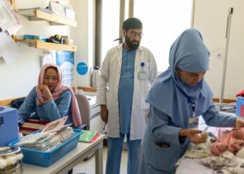 UN Says Thousands of Migrants Returning From Iran Tested for Tuberculosis Daily
