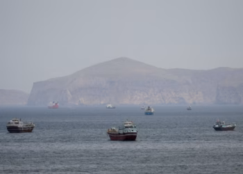 AP: Pentagon Says Clearing Mines in Strait of Hormuz Will Take Six Months