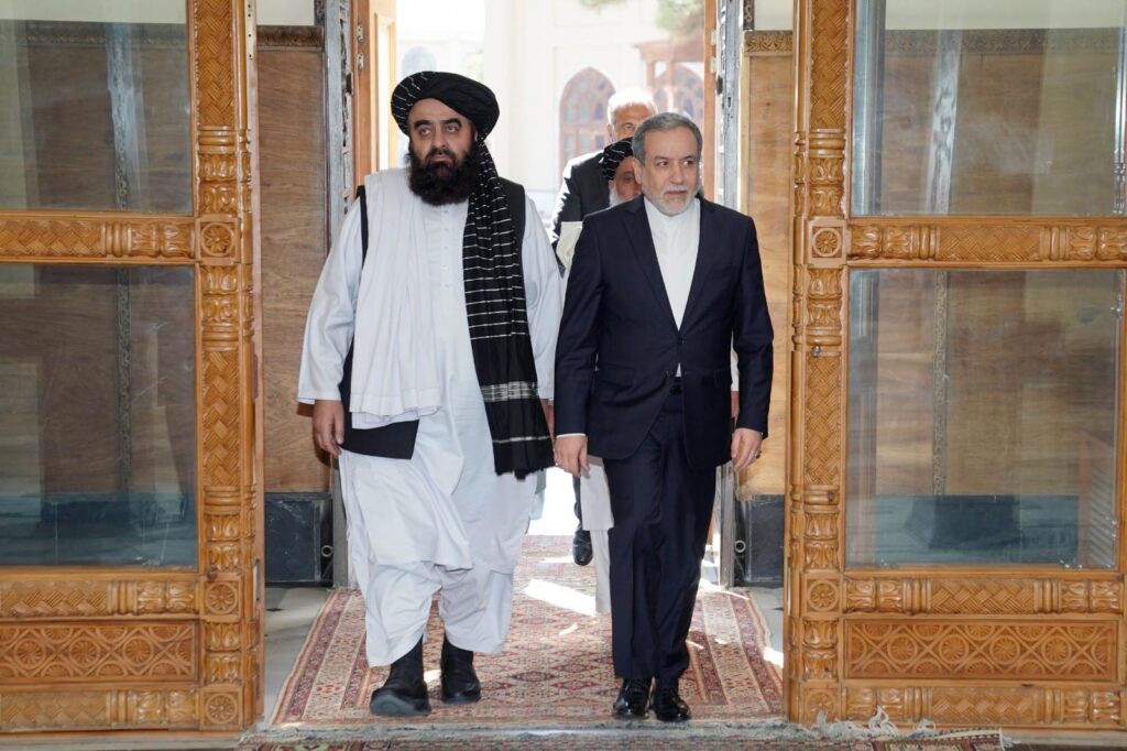 Muttaqi Discusses Tehran–Washington Talks With Iranian Foreign Minister