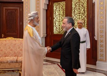 Iran’s Foreign Minister Meets Oman’s Sultan