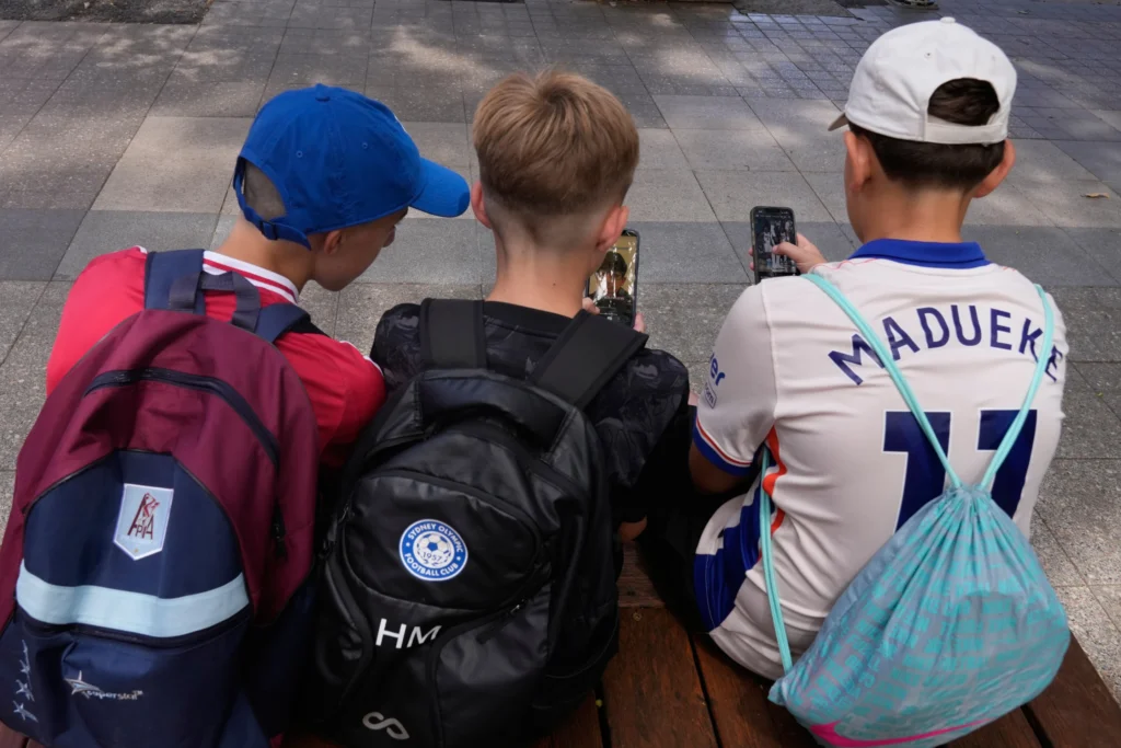 Greece to Ban Social Media Access for Children Under 15