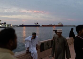 Iran’s Khatam al-Anbiya HQ Says Control of Strait of Hormuz Returns to Previous State