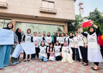 Mouvements de femmes : l’inaction mondiale alimente les abus des Taliban