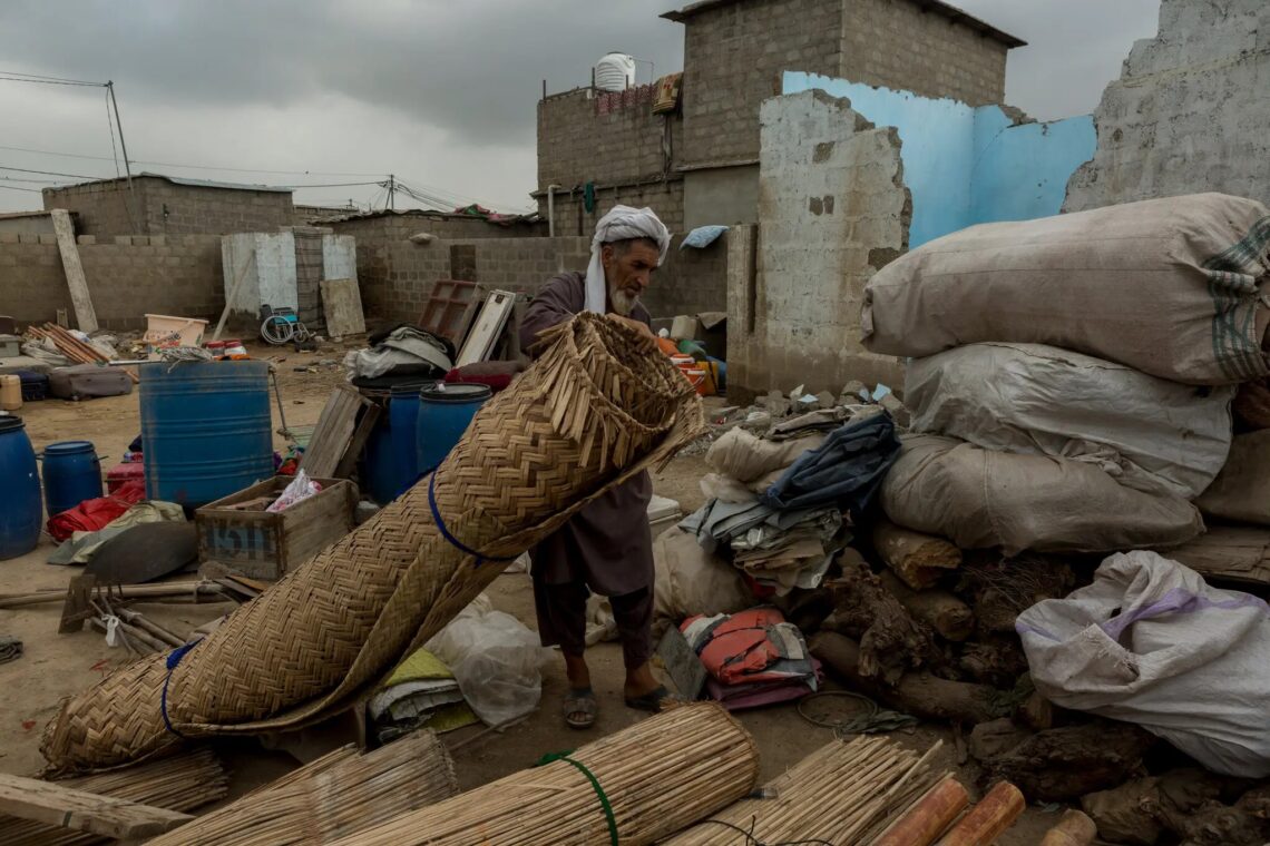 Les Talibans annoncent le retour de près de 3 000 migrants afghans expulsés du Pakistan en une seule journée