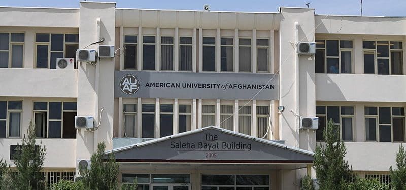 فراهمآوری زمینهی تحصیل برای ۹۰۰ دانشجوی اهل افغانستان توسط «سیگَر»