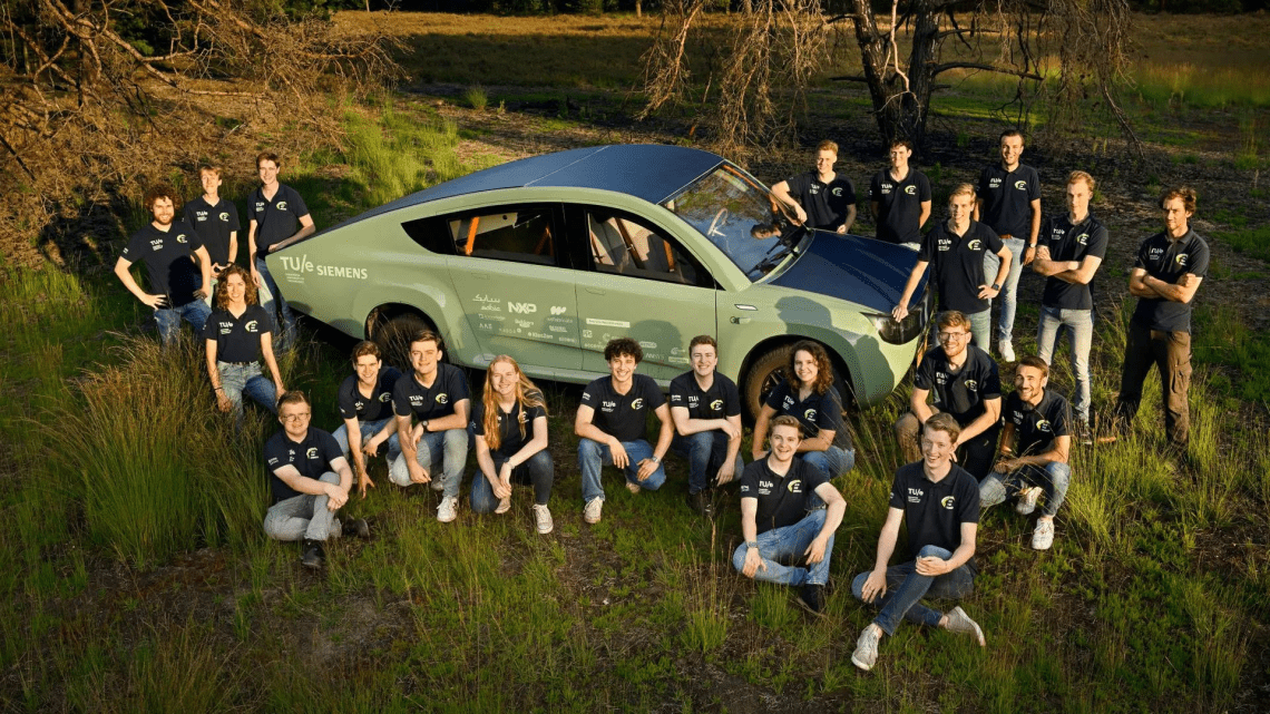 ساخت نخستین خودروی «آف-رود» خورشیدی