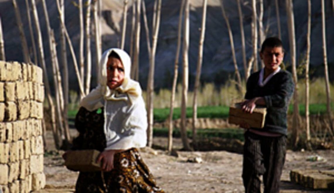 فقر؛ فروش هر قلم بهمثابهی خرید یک آرزو