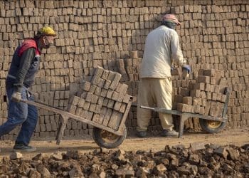 «غیریت‌ستیزی» و آزادی؛ یادداشتی در باب برخورد با پناهندگانِ افغانستانی در ایران