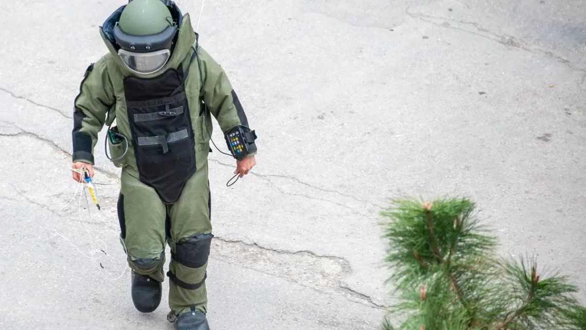 استفاده از هوش مصنوعی و سگ‌های رُباتیک برای خنثی‌سازی بمب