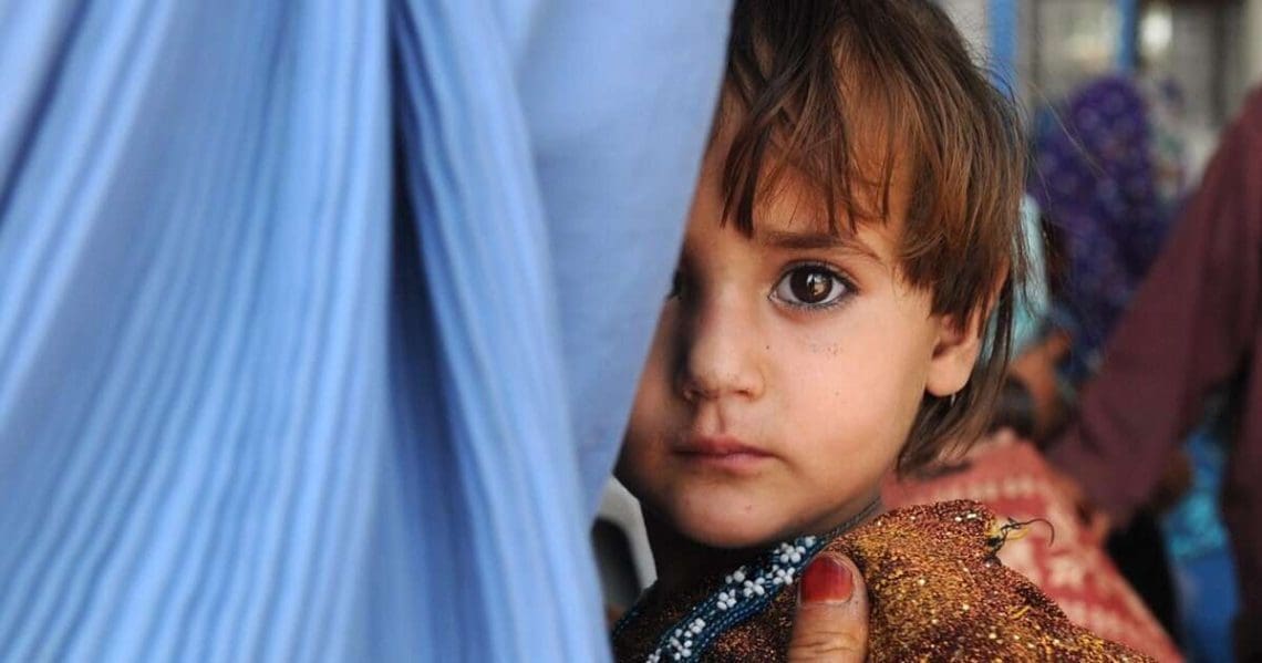 مادرِ آواره: حق خریدن شیر برای کودک ۱ ساله‌ام را ندارم