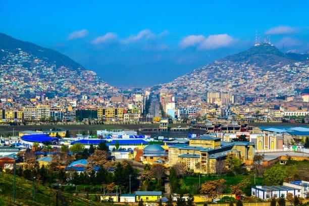 «زندگی در حفرهها»؛ افغانستان به چه گسستی نیاز دارد؟