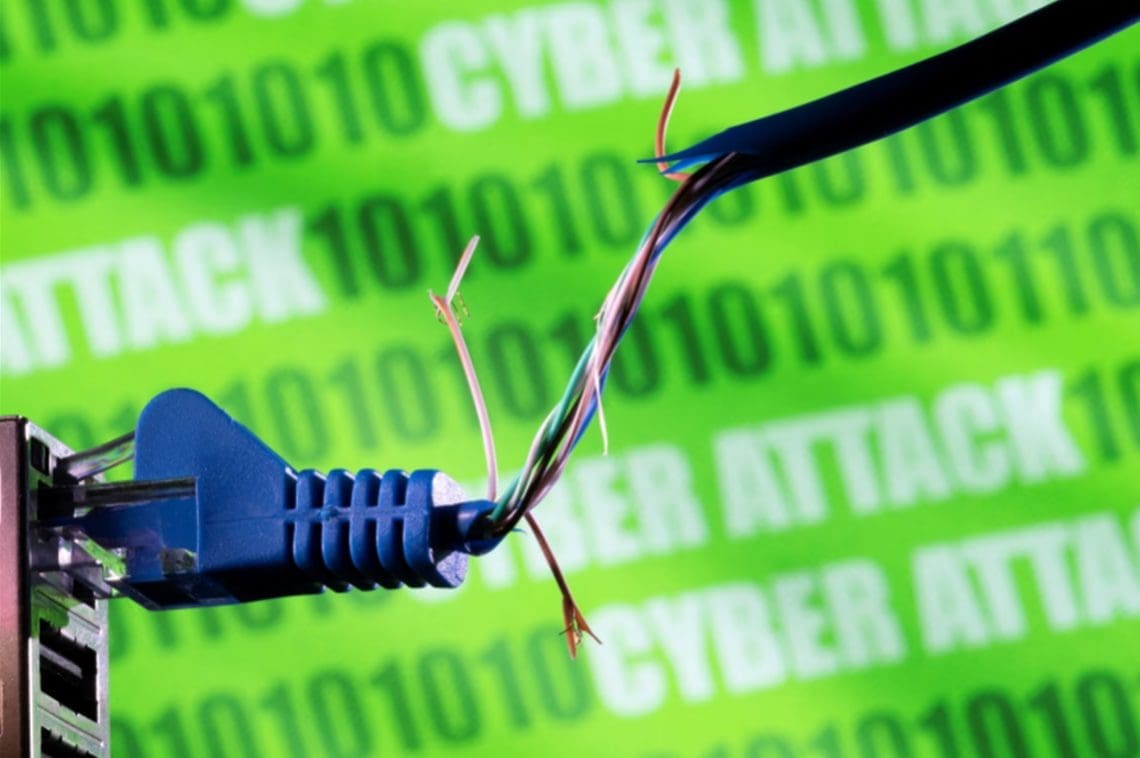 هکشدن سیستمهای هواپیما، قطار و آب امریکا توسط هکرهای چینی