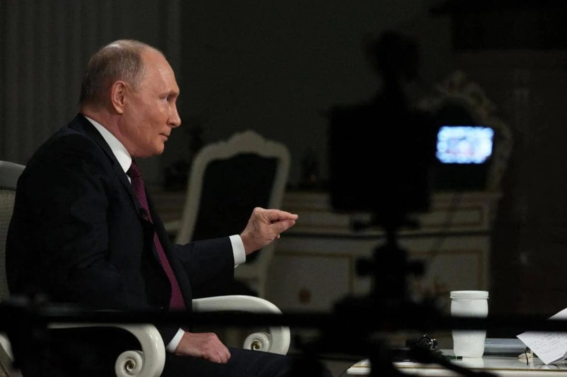 مروری بر گفت‌وگوی کارلسون با پوتین؛ رئیس‌جمهوری روسیه در گفت‌وگو با مجری معروف امریکایی چه گفت؟