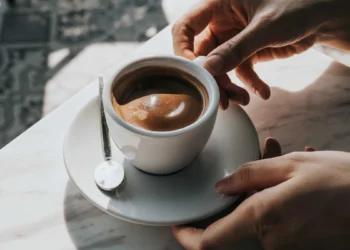 پژوهش تازه‌ نشان می‌دهد که نوشیدن قهوه خطر مبتلا شدن به سرطان روده را کمتر می‌کند