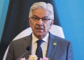 تاکید دوباره‌ی وزیر دفاع پاکستان: افغانستان منبع موج اخیر تروریسم در پاکستان بود