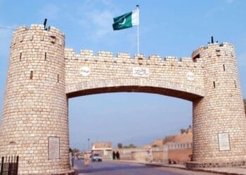 انفجار بمب کنار جاده در خیبرپختوانخواه جان هفت سرباز پاکستانی را گرفت