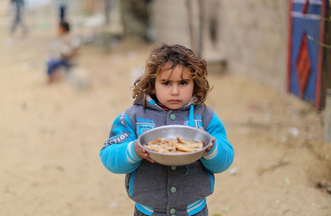 حملات اسرائیل به غزه؛ هزارها فلسطینی به دنبال سرپناه هستند