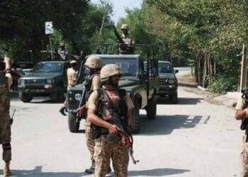 ادامه‌ی ناامنی‌ها در پاکستان؛ بر اثر دو حمله‌ی مسلحانه در شمال غرب پاکستان ۸ غیرنظامی زخمی شدند