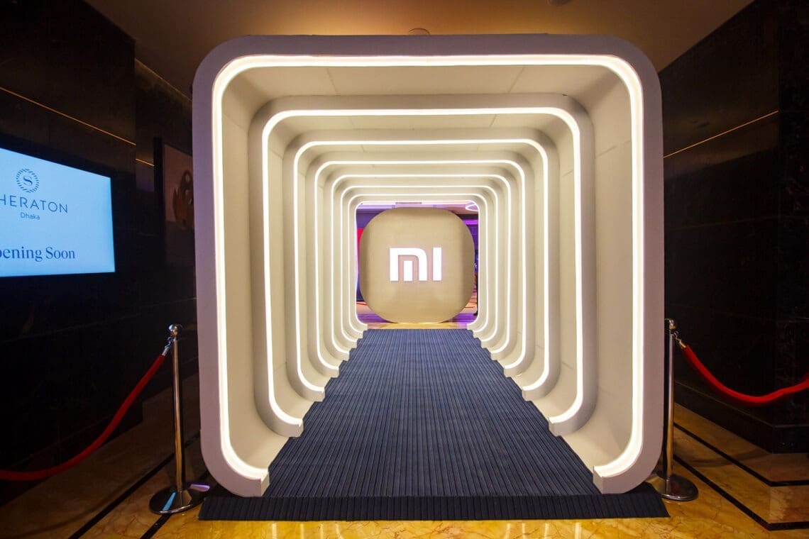 کارخانهی گوشی هوشمند جدید شیائومی که بدون نیاز انسانی و کاملاً خودکار سالانه ده میلیون گوشی تولید میکند