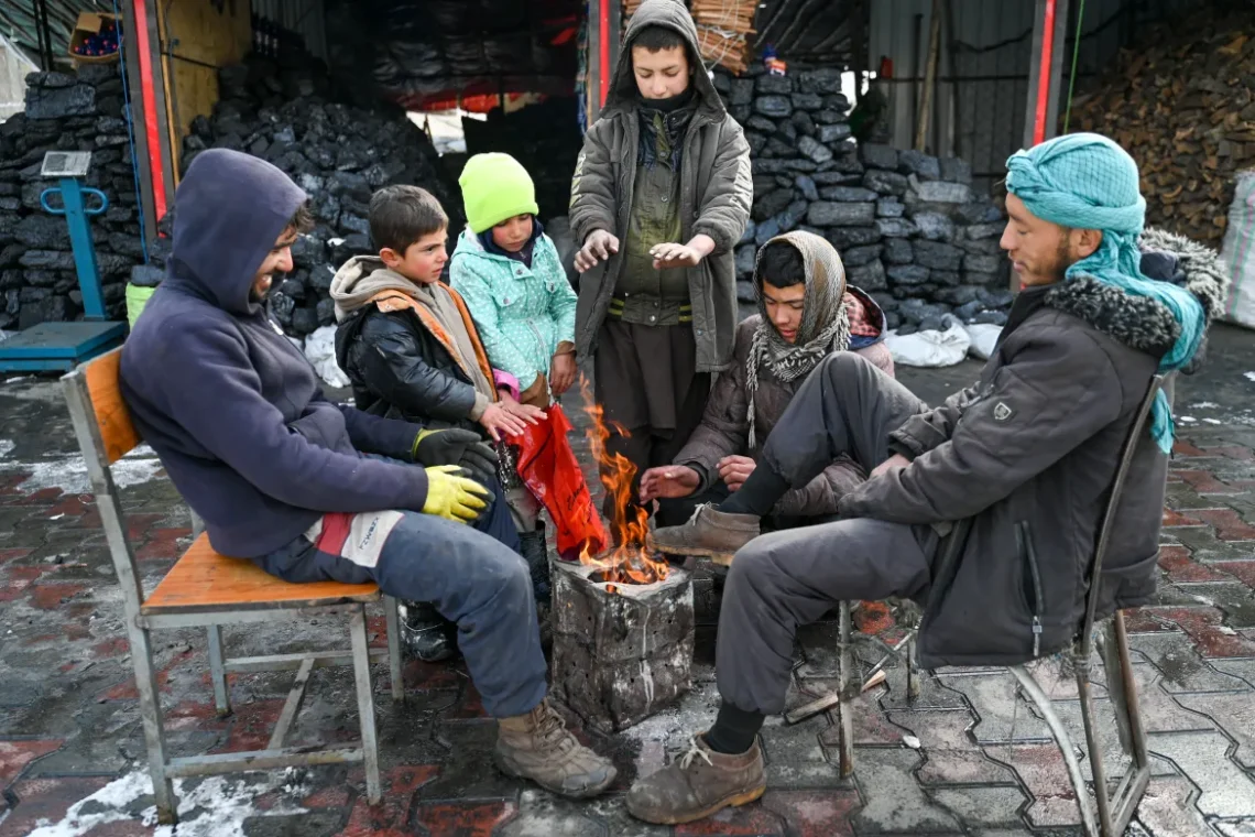 سردی هوا و بارش سنگین برف تاکنون جان ده تن را در کشور گرفته‌است