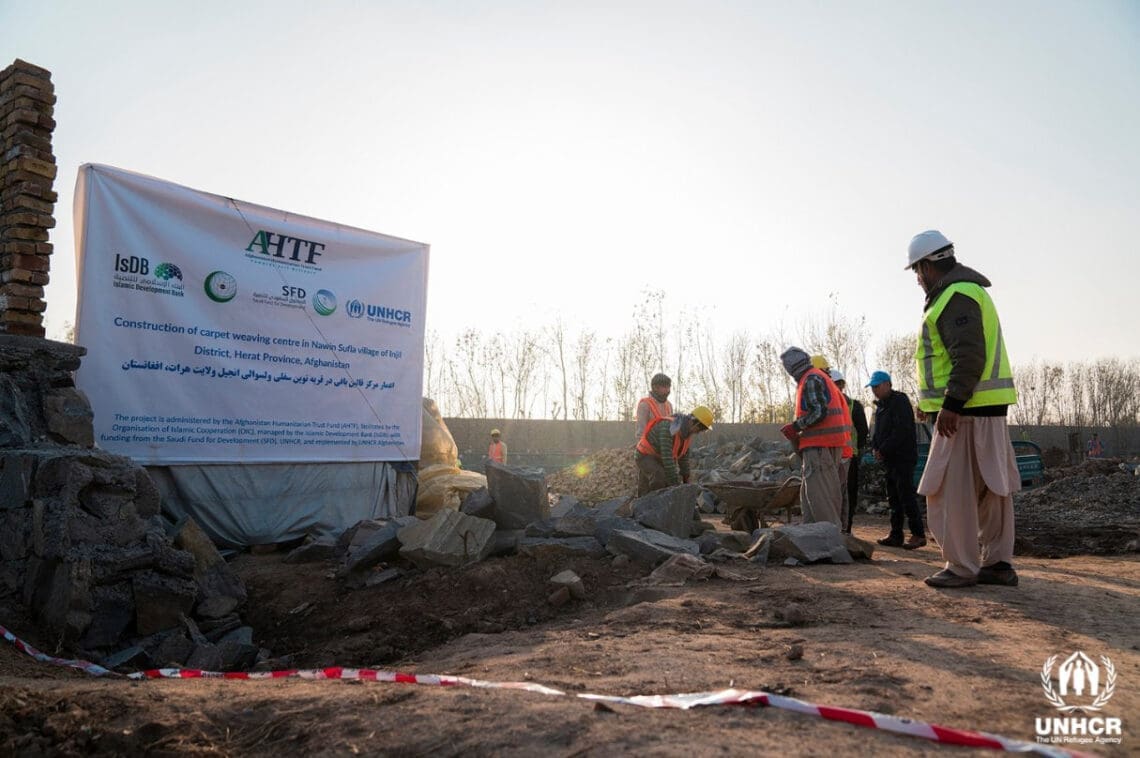 سازمان ملل می‌گوید در هرات یک مرکز «قالین‌بافی» می‌سازد