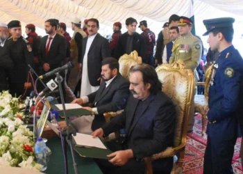 نشست خیبرپختونخوا خواستار «گفت‌وگو در سطح دولت» با طالبان افغانستان شد