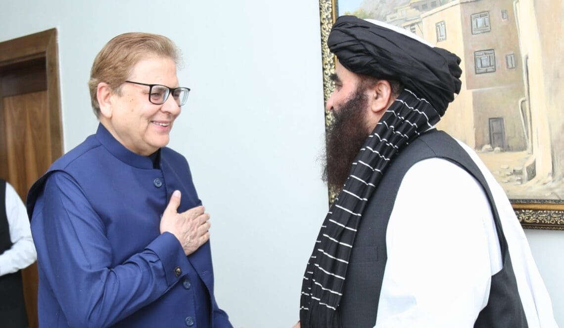 تاکید بر تقویت روابط دوجانبه در دیدار متقی با نماینده‌ی ویژه‌ی پاکستان