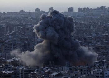 اسرائیل برای سومین بار از زمان آتش‌بس به حومه‌ی جنوبی بیروت حمله کرد