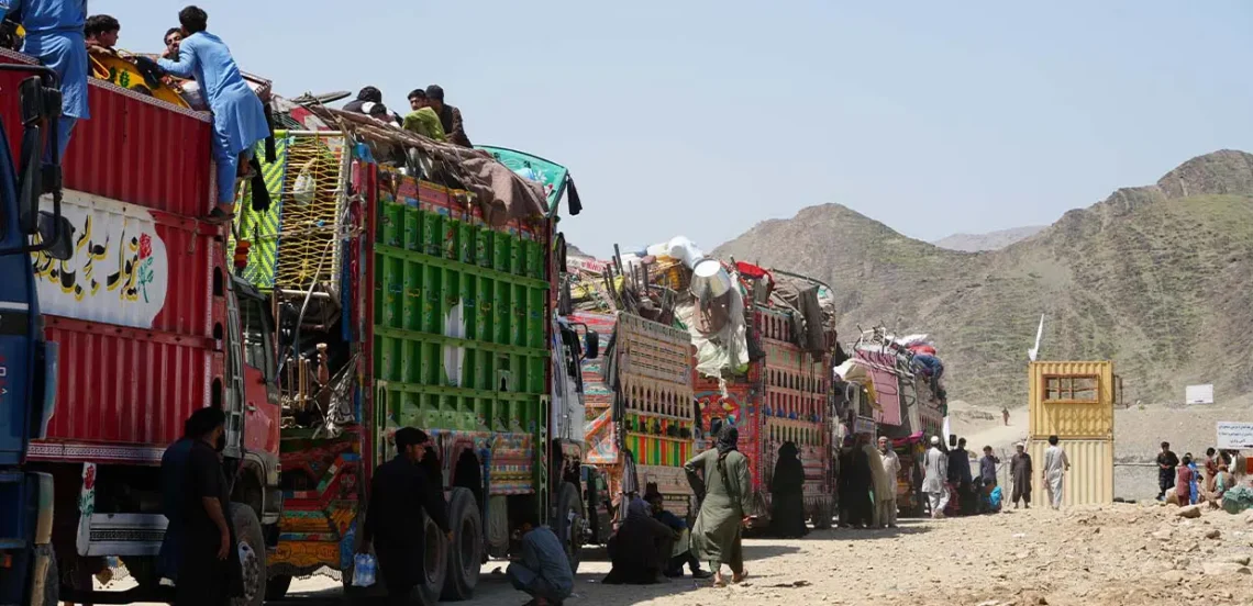 امداد اسلامی: مهاجران با ورود به افغانستان با مناطق خشک و بی‌امکانات روبه‌رو می‌شوند