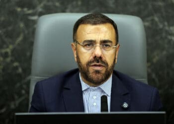 والی فارس به مهاجران: پیش از برخورد قانونی، داوطلبانه کشور را ترک کنید