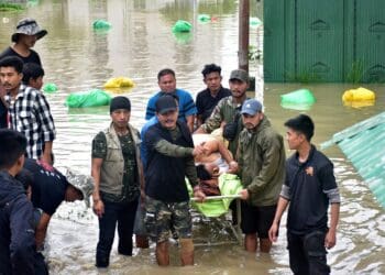 سیلاب‌های شدید جان دست‌کم ۳۴ تن را در هند گرفت