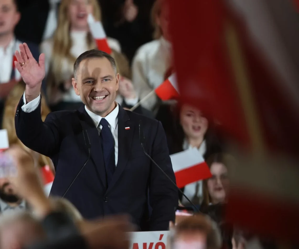 کارول ناوروتسکی در انتخابات ریاست‌جمهوری پولند پیروز شد