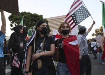 «نه به پادشاهان»؛ میلیون‌ها امریکایی علیه سیاست‌های ترمپ به خیابان‌ها می‌آیند