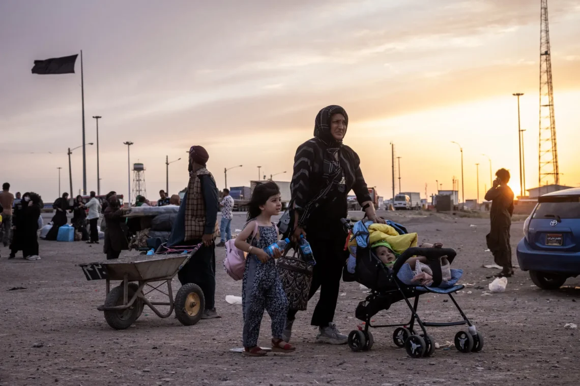 فعالان ایرانی: «سامان‌دهی اتباع غیرمجاز» پروژه‌ای برای سرکوب زنان مهاجر افغانستان است