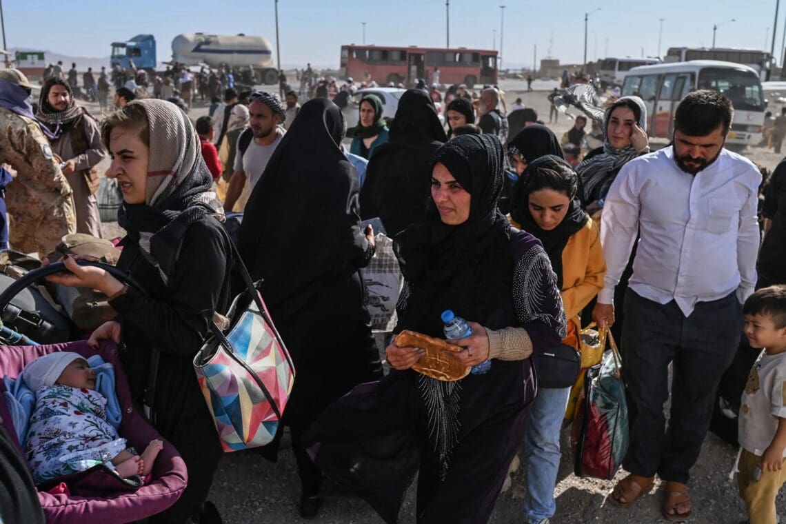 طالبان: روز گذشته نزدیک به ۳۰ هزار تن از ایران برگشته‌ اند