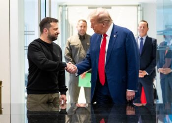 ترمپ: در آلاسکا احتمالاً با پوتین و زلنسکی نشست سه جانبه داشته باشیم