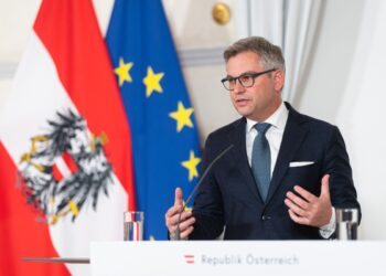 اتحادیه‌ی اروپا اعلام کرد در حال گفت‌وگو با طالبان برای اخراج مهاجران است