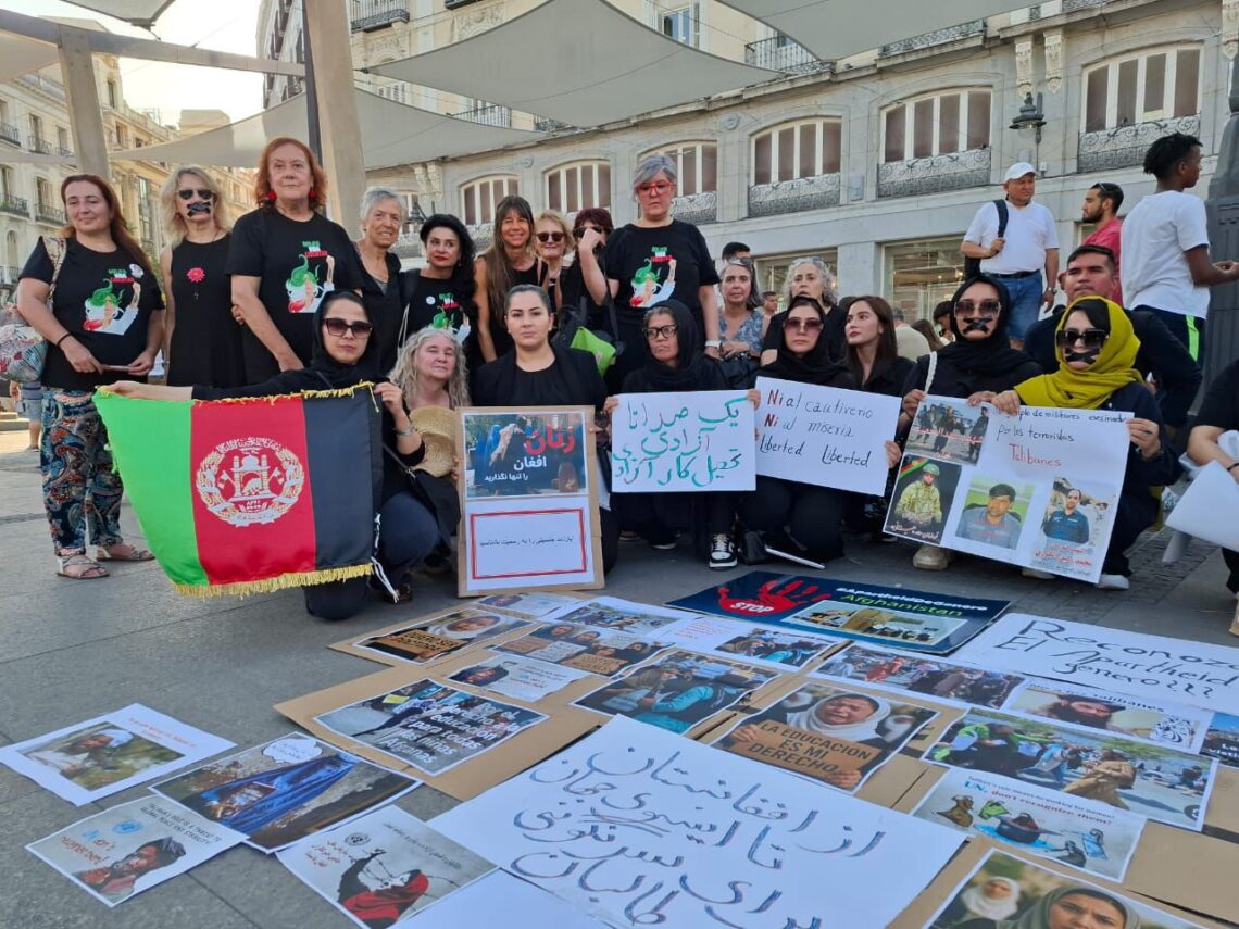 معترضان در اسپانیا: طالبان به دلیل «نسل‌کشی» مورد پی‌گرد قرار گیرد