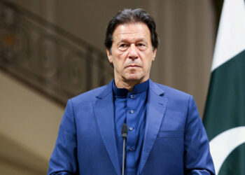 عمران خان از رییس ستاد ارتش پاکستان خواست به افغانستان برود