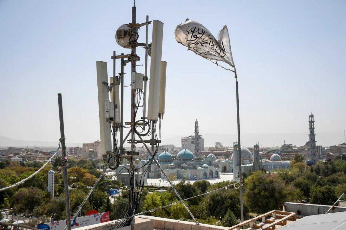 منابع به دیار: طالبان انترنت بلخ را دوباره وصل کرد