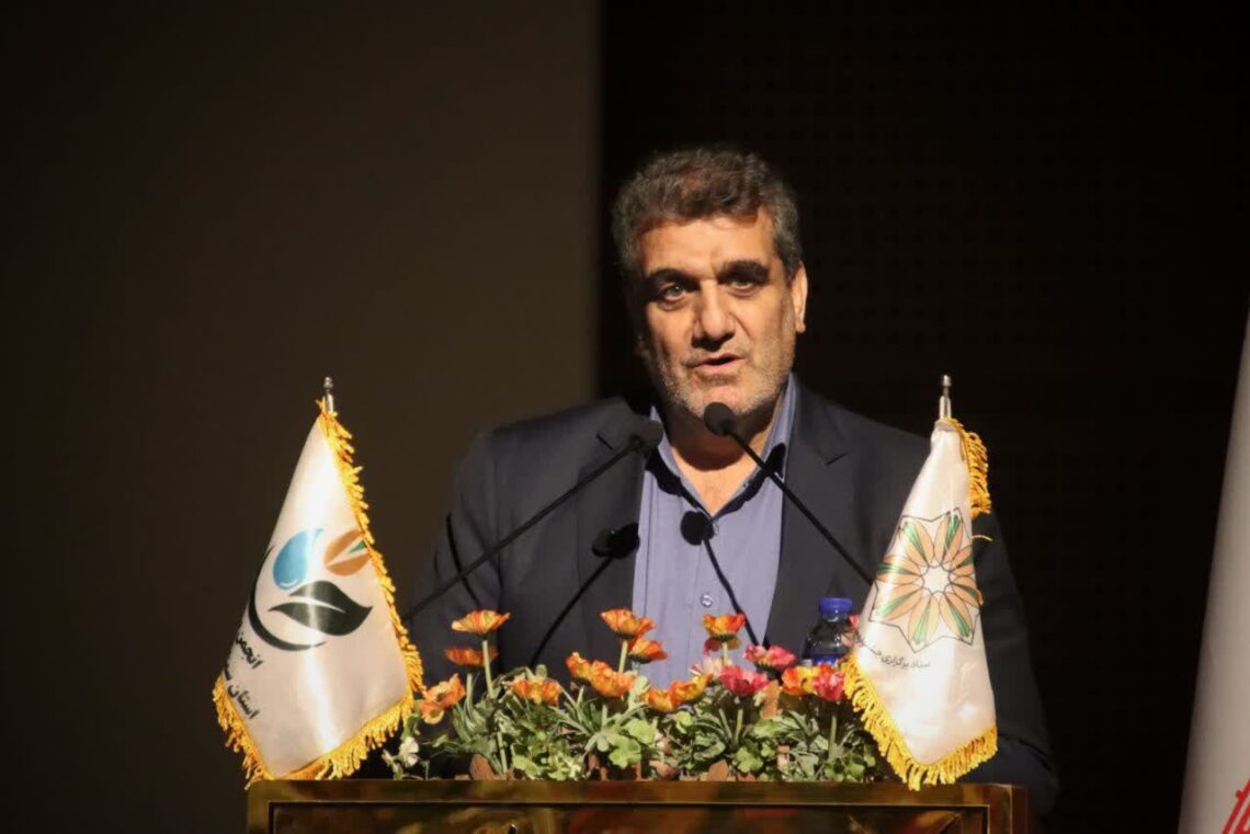 اخراج مهاجران افغانستان؛ کشاورزان پسته در سمنانِ ایران با کمبود نیروی کار مواجه‌ اند