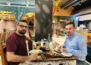 مسئول پیشین دولتی: حمدالله محب کتابی در مورد «زوایای پنهان» سال‌های پسین جمهوری می‌نویسد