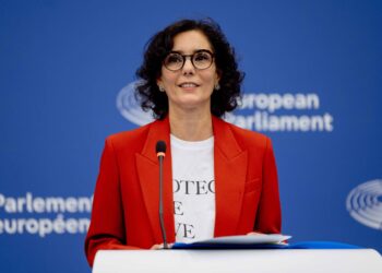 اتحادیه‌ی اروپا از طالبان خواست ممنوعیت‌های خود بر زنان را لغو کند