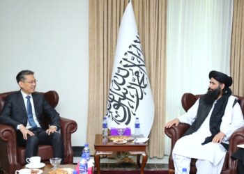 سفیر چین در افغانستان: طالبان و پاکستان مشکلات خود را از راه گفت‌وگو حل کنند