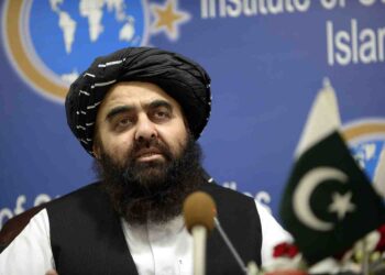 متقی از دارالعلوم دیوبند «بازدید می‌کند»