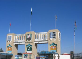 بازرگانی افغانستان و پاکستان پس از ۱۰ روز از سر گرفته شد