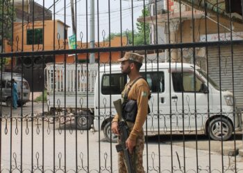 رویترز: ۱۱ نظامی پاکستانی در کمین تی‌تی‌پی کشته شدند