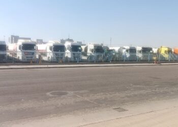 ایران: بیش از ۷۰۰ تانکر حامل پترول ایرانی در داخل افغانستان متوقف مانده‌ اند