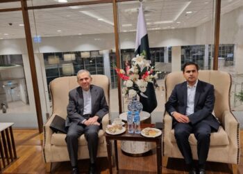 هیات ایرانی به ریاست معاون وزارت خارجهی این کشور به پاکستان رفت